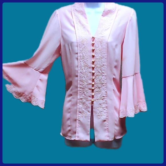 Bubblegum Pink Button Up Blouse with Lettuce Sleeves by Victor Costa - Picture 2 of 6